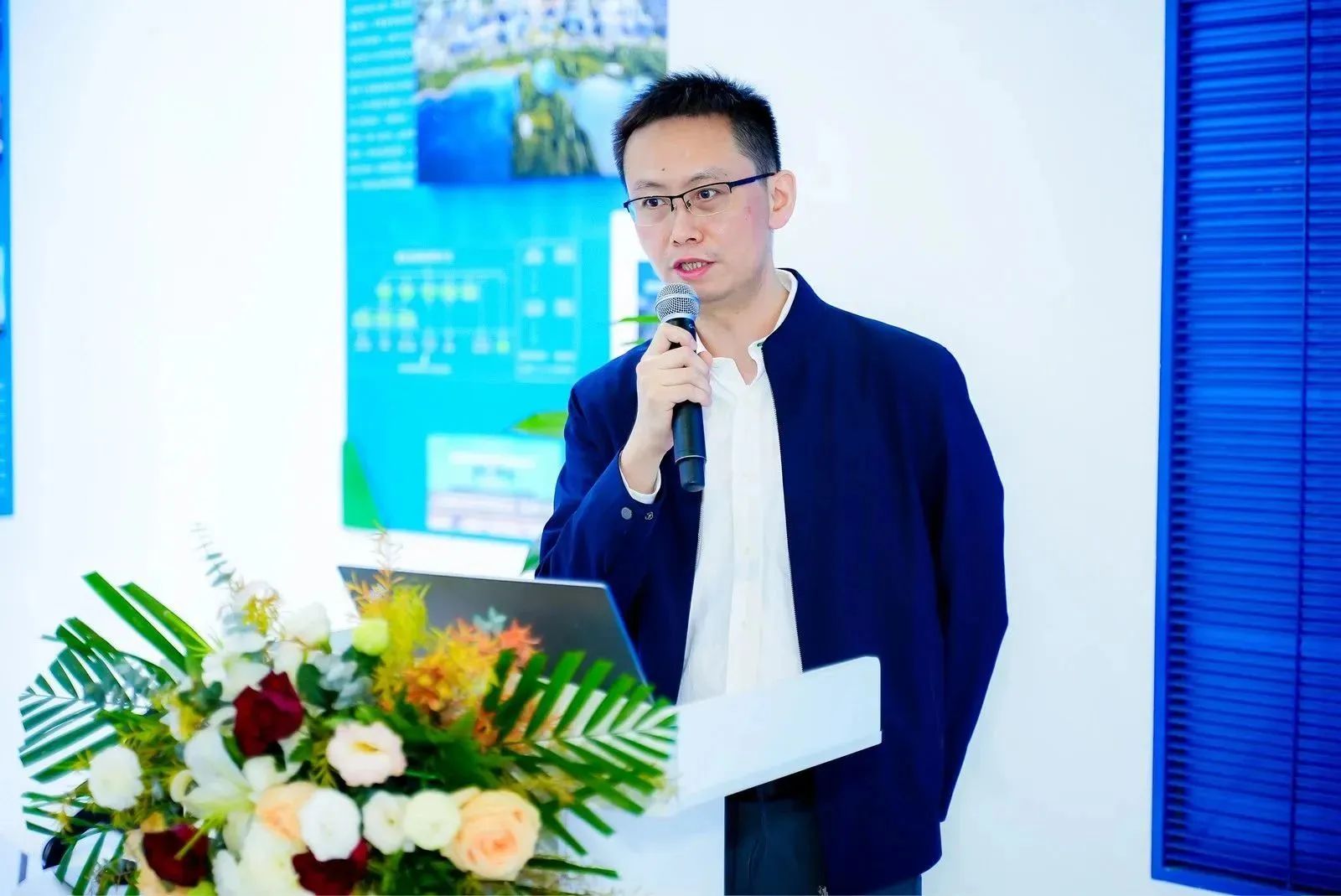 机器人东升国际